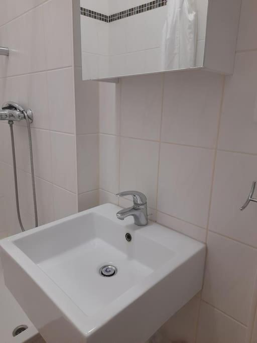 Zwei-Zimmer Wohnung In Wiesbadens Westend Zewnętrze zdjęcie